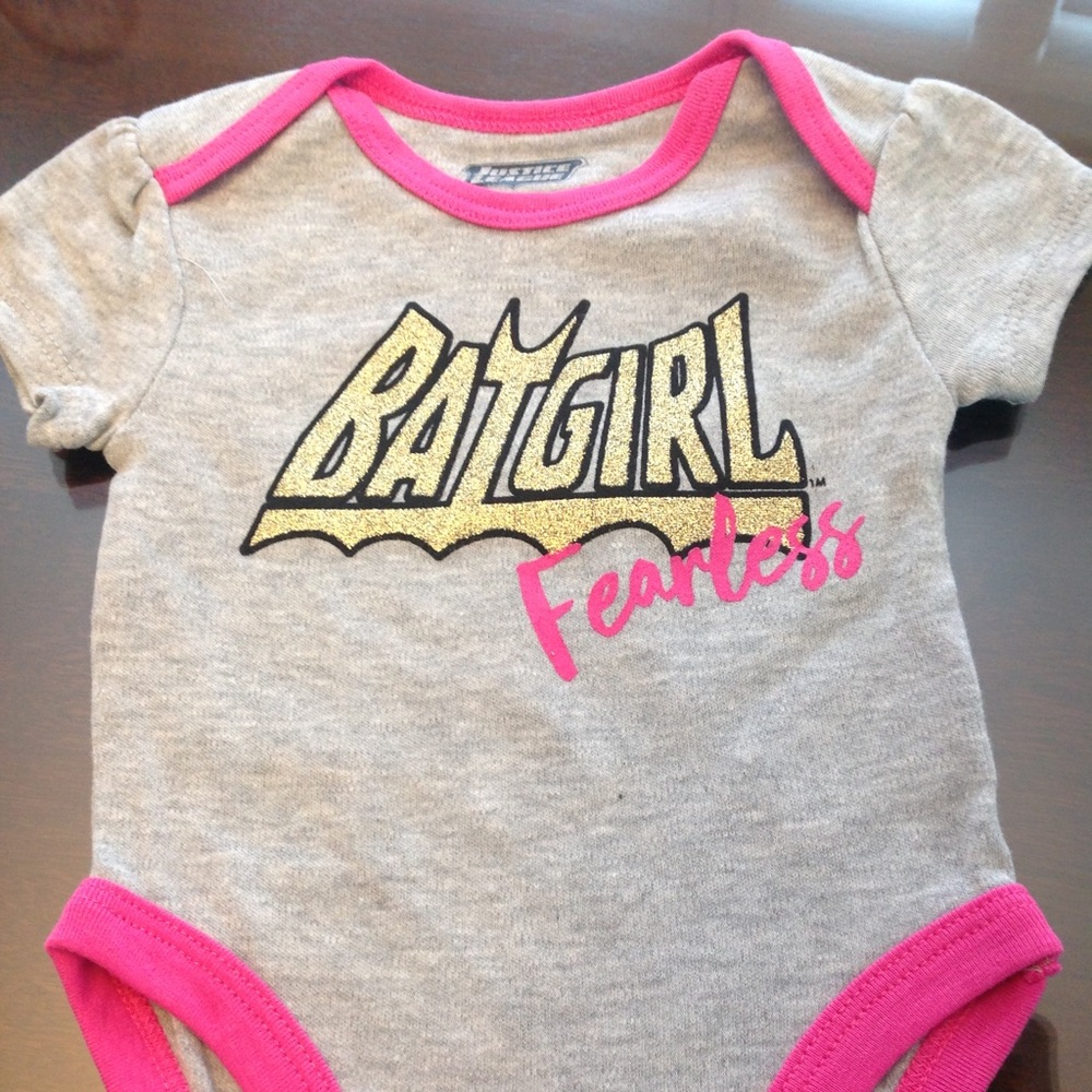 👧🏽🎀NEW Justice League BATGIRL 0-3 mos Onesie